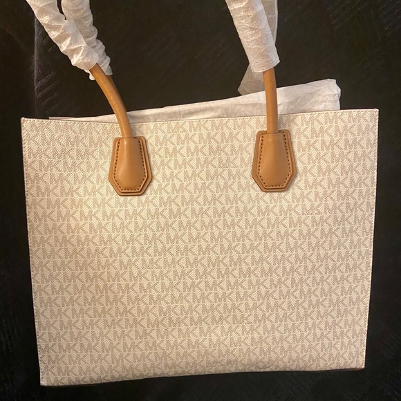 Michael Kors Tote - Picture 4 of 5